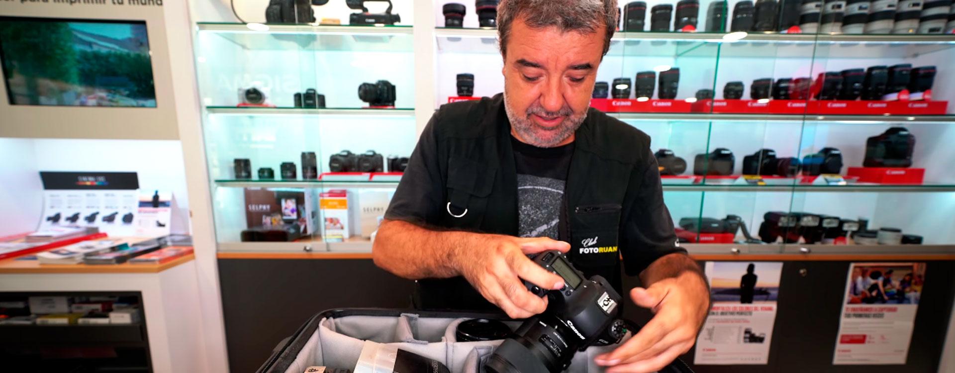 ¿Qué lleva un fotógrafo en su mochila? Análisis con Pep Caparrós